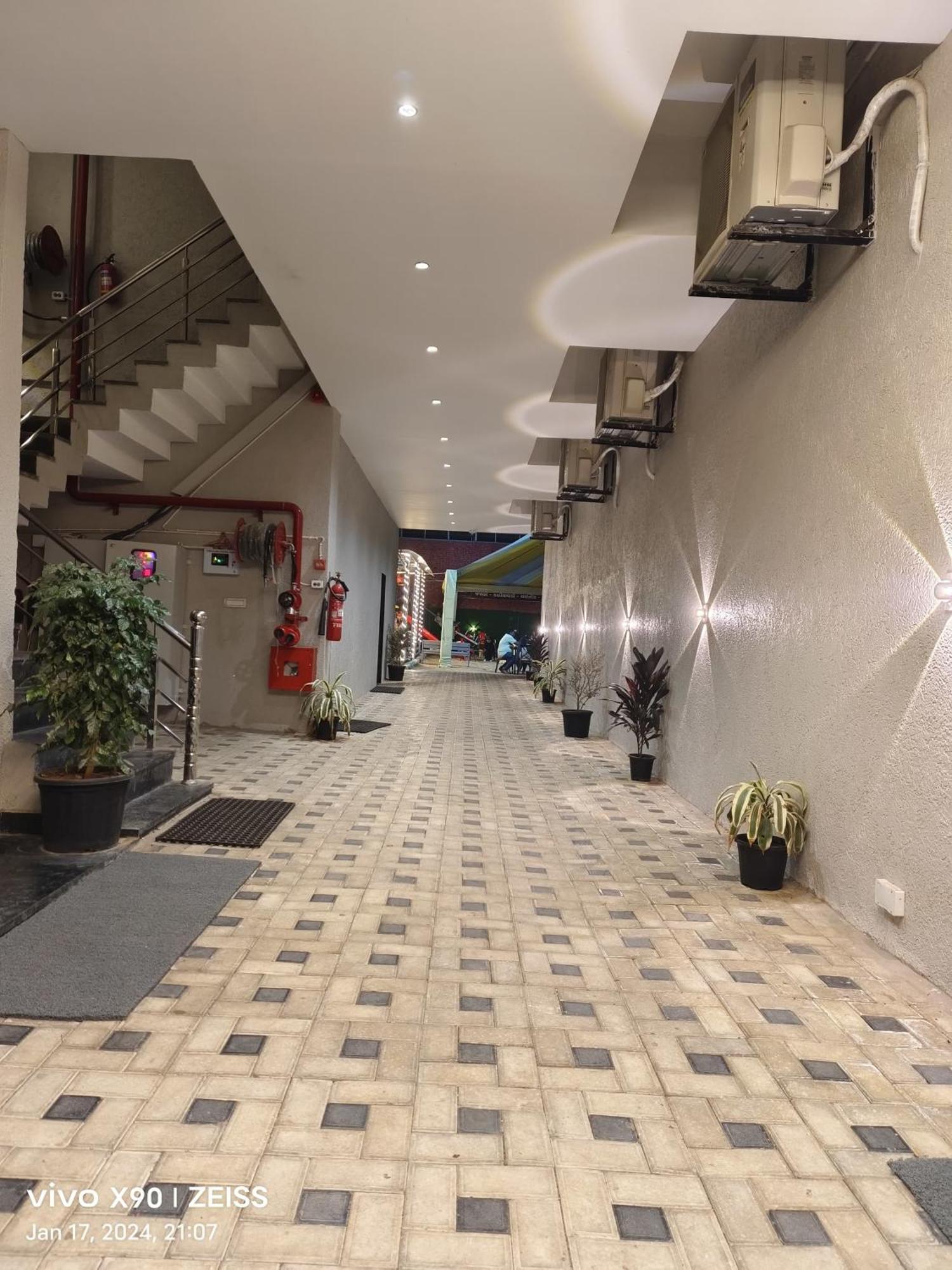 Hotel The Grand Khodiyar Visnagar Exterior foto